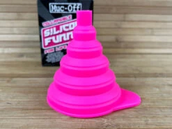 Muc-Off Muc Off Collapsible Silicone Funnel Trichter Zusammenklappbar 9 Muc-Off Muc Off Collapsible Silicone Funnel Trichter Zusammenklappbar -Reverse Verkäufe IMG 4551 335cde7b eae7 43cf a495 761b3de14c6f