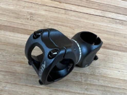 Race Face Aeffect Vorbau 60mm / 35mm Black 13 Race Face Aeffect Vorbau 60mm / 35mm Black -Reverse Verkäufe IMG 4595