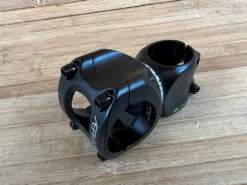 Race Face Aeffect Vorbau 50mm / 35mm Black -Reverse Verkäufe IMG 4604 d8d45c30 09ab 45da b617 c6b93a447960