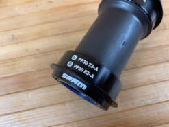 SRAM DUB Pressfit 73mm (73-A) Innenlager -Reverse Verkäufe IMG 4694