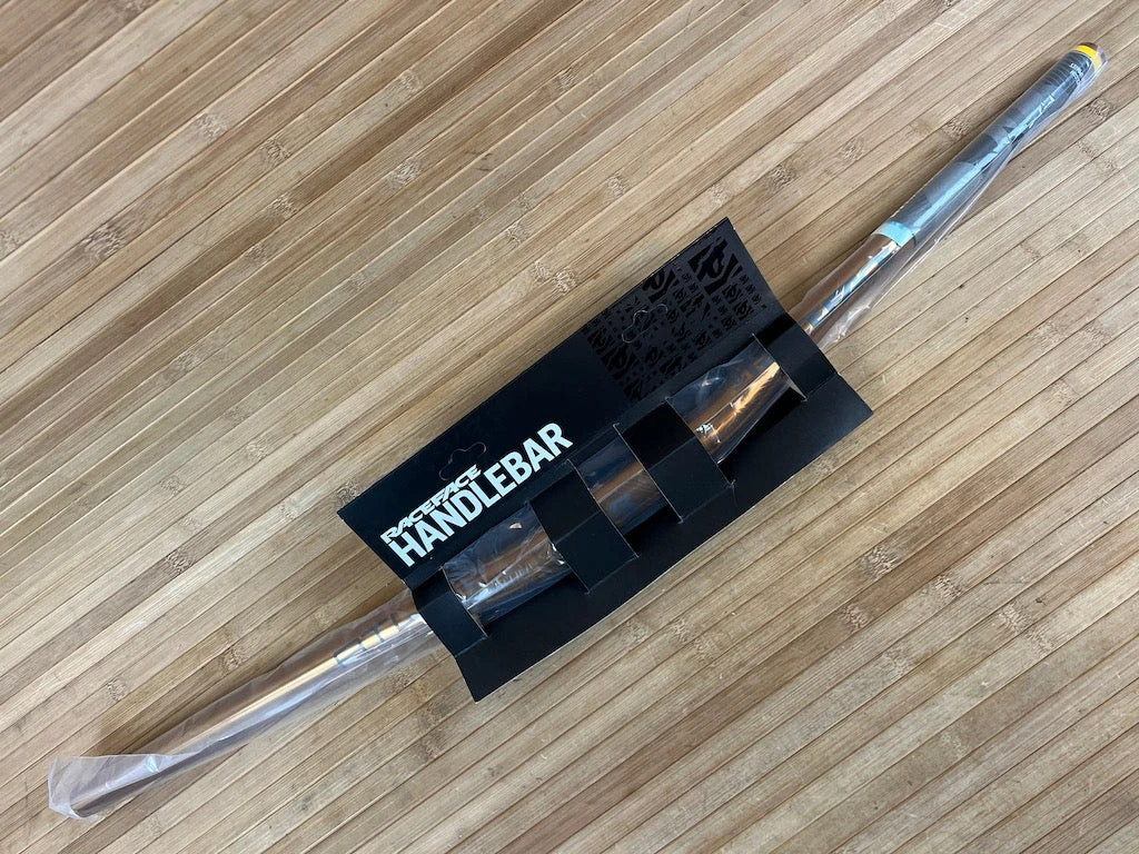 Race Face Atlas Lenker Kash Money / Gold 820mm 35mm 10 Race Face Atlas Lenker Kash Money / Gold 820mm 35mm – Bild 8