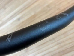 Race Face Aeffect R Lenker Black 780mm / 35mm 14 Race Face Aeffect R Lenker Black 780mm / 35mm -Reverse Verkäufe IMG 4748