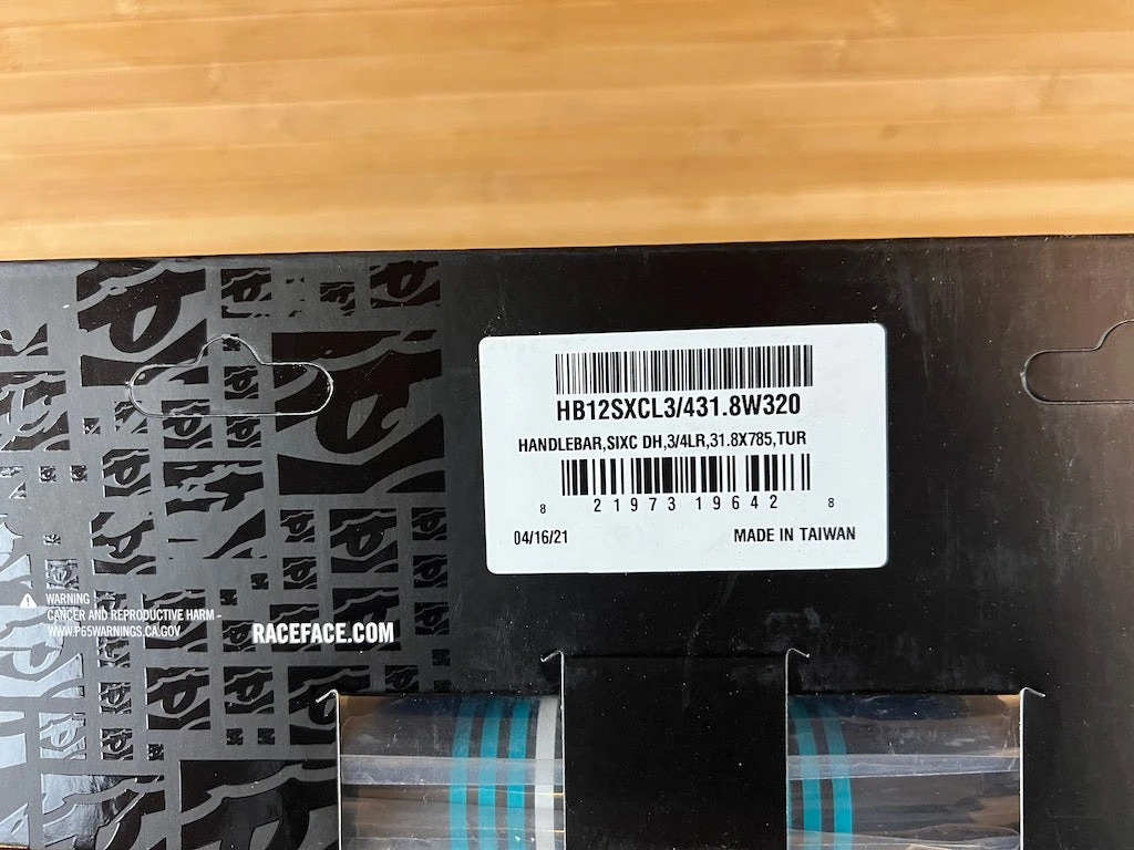Race Face SixC Carbon Lenker Türkis 785mm / 31,8mm 10 Race Face SixC Carbon Lenker Türkis 785mm / 31,8mm – Bild 8
