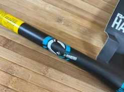 Race Face SixC Carbon Lenker Türkis 785mm / 31,8mm 12 Race Face SixC Carbon Lenker Türkis 785mm / 31,8mm -Reverse Verkäufe IMG 4770