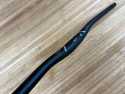 Race Face Aeffect Lenker Black 760mm / 35mm -Reverse Verkäufe IMG 4794 1cac87a9 553f 4a6e 98a9 739925e773c4