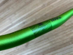 Race Face Atlas Lenker Green 820mm 35mm 16 Race Face Atlas Lenker Green 820mm 35mm -Reverse Verkäufe IMG 4830