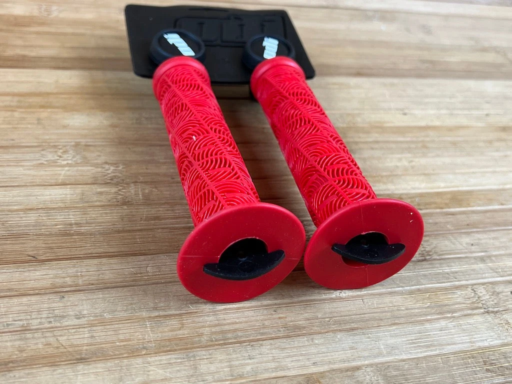 ODI BMX Griffe O 143mm Rot 4 ODI BMX Griffe O 143mm Rot – Bild 2