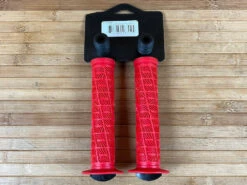 ODI BMX Griffe O 143mm Rot 8 ODI BMX Griffe O 143mm Rot -Reverse Verkäufe IMG 5181