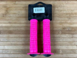 ODI BMX Griffe O 143mm Pink -Reverse Verkäufe IMG 5185