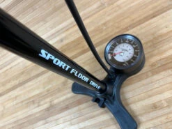 Lezyne Fahrrad Standluftpumpe Sport Floor Drive Standpumpe / Luftpumpe -Reverse Verkäufe IMG 5258