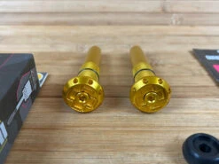 Muc-Off Stealth Tubeless Puncture Plug Set Gold -Reverse Verkäufe IMG 5450 1b40e584 a535 43df ba98 02a78016b38a