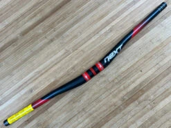 Race Face Next 31,8mm Carbon Lenker Red