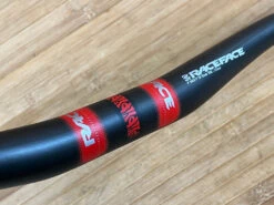 Race Face Next 31,8mm Carbon Lenker Red -Reverse Verkäufe IMG 5490 49c1fce7 33f0 4cbb bf72 c545c1755193