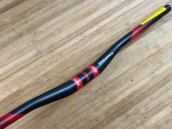 Race Face Next 31,8mm Carbon Lenker Red -Reverse Verkäufe IMG 5492 6e5d7c4a cf35 4e82 8278 6a29fde6f848