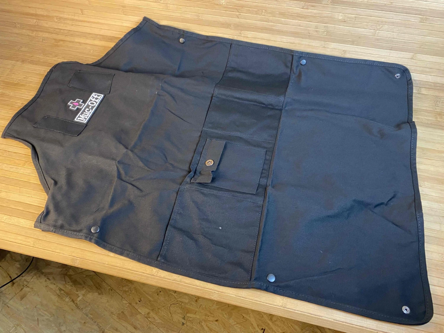 Muc-Off Muc Off Apron Arbeitsschürze / Werkstattschürze 3 Muc-Off Muc Off Apron Arbeitsschürze / Werkstattschürze