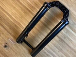 FOX 40 Casting / Lower 2017 27,5" Shiny Black -Reverse Verkäufe IMG 5759