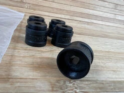 Rock-shox Rock Shox Volume Spacer / Token Schwarz 32mm 5 Stk. -Reverse Verkäufe IMG 5850 dc2a1519 1dbe 48b5 acfc 37989931bed9