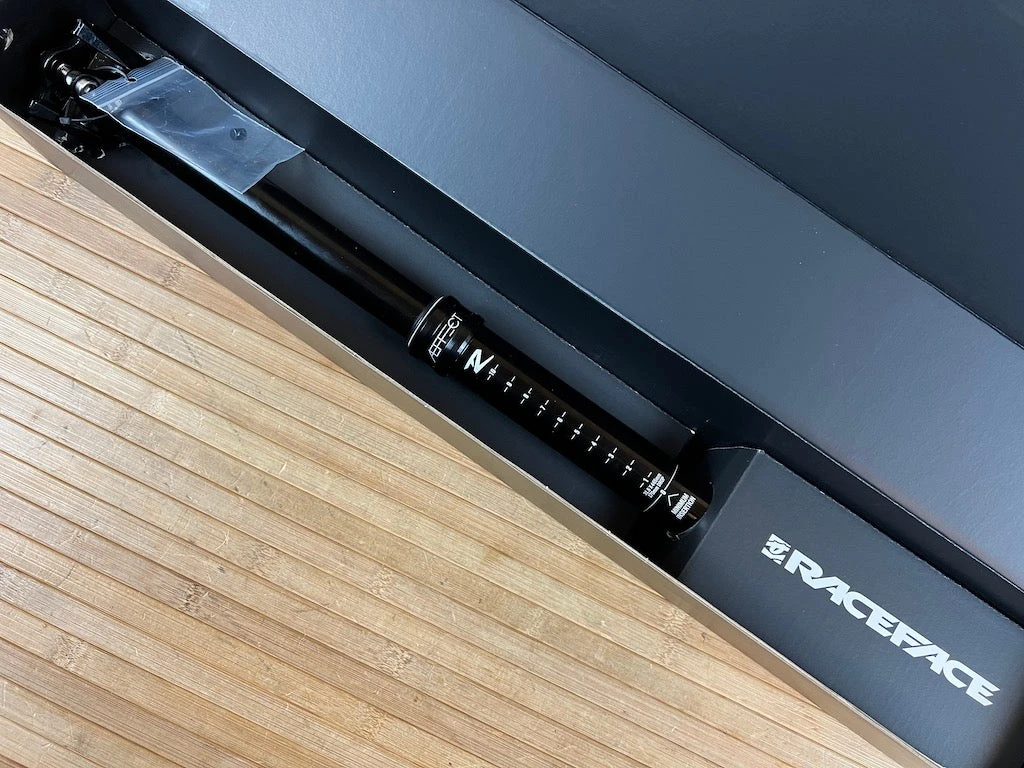 Race Face Aeffect R Dropper Post 170mm Hub / 31,6mm Variostütze 13 Race Face Aeffect R Dropper Post 170mm Hub / 31,6mm Variostütze – Bild 11