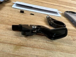 Race Face Aeffect R 1x Seatpost Lever / Hebel Schwarz -Reverse Verkäufe IMG 5882 b88ae099 5c04 4583 b296 3825a3b0aeb8