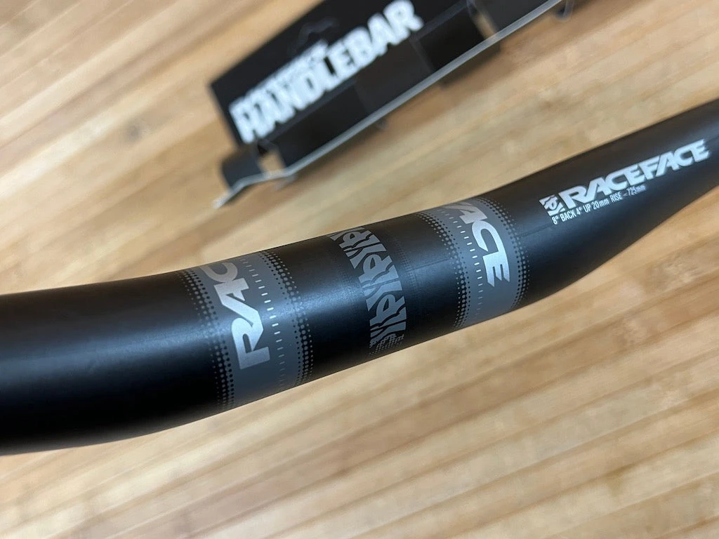 Race Face Next 31,8mm Carbon Lenker Grey 6 Race Face Next 31,8mm Carbon Lenker Grey – Bild 4