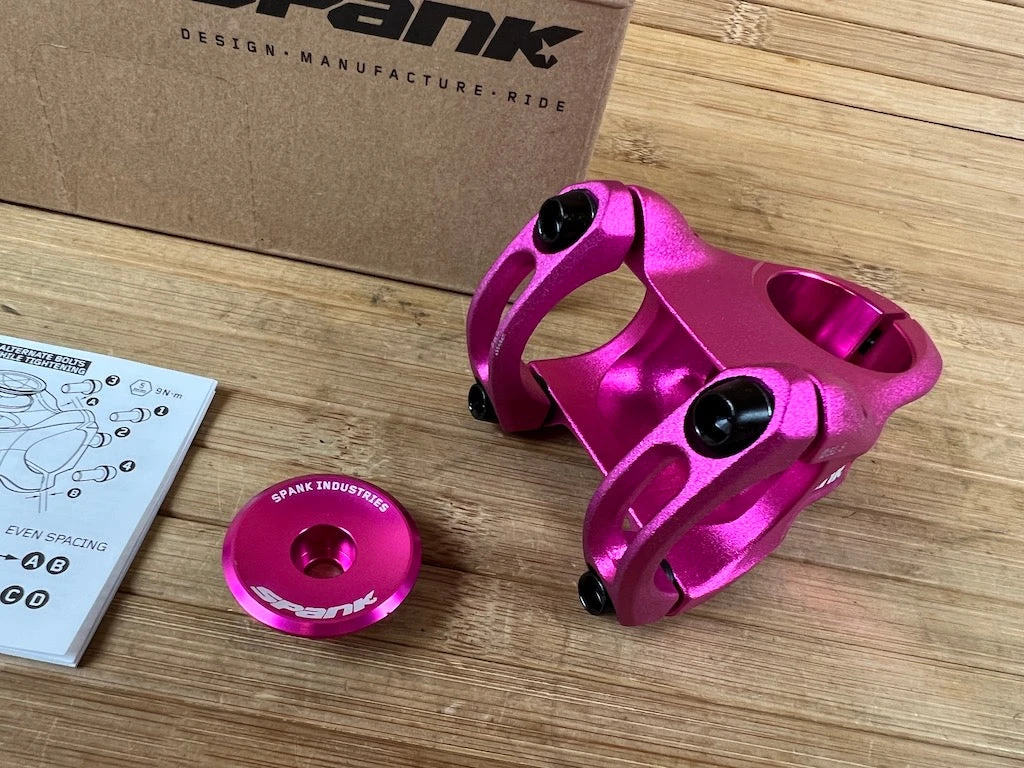 Spank Split Stem / Vorbau Pink 31,8mm / 38mm 4 Spank Split Stem / Vorbau Pink 31,8mm / 38mm – Bild 2