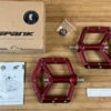 Spank Spike Reboot Pedale / Plattformpedale Red 2 Spank Spike Reboot Pedale / Plattformpedale Red -Reverse Verkäufe IMG 5961 0c820e62 bcfa 40a8 994b c34c50aed04a