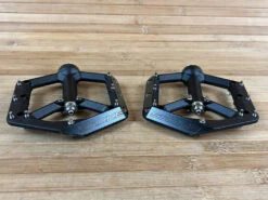 Spank Spike Reboot Pedale / Plattformpedale Black -Reverse Verkäufe IMG 5978 db067f10 6b0c 46af ad69 54d649064a99