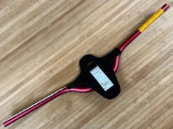 Spank Spoon 800 Lenker Red 60mm Rise 15 Spank Spoon 800 Lenker Red 60mm Rise -Reverse Verkäufe IMG 6034 b7911f44 474d 40ab 9ece 7d6ddcb42be5