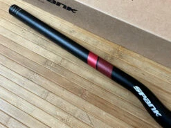 Spank Oozy 780 Vibrocore Lenker Black/red 25mm -Reverse Verkäufe IMG 6043