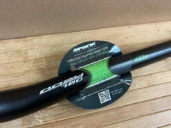 Spank Oozy 780 Vibrocore Lenker Black/grey 15mm 15 Spank Oozy 780 Vibrocore Lenker Black/grey 15mm -Reverse Verkäufe IMG 6051 5e6b1195 4ace 4185 8e27 326d73d5664f