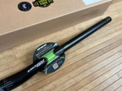 Spank Oozy 780 Vibrocore Lenker Black/grey 15mm 16 Spank Oozy 780 Vibrocore Lenker Black/grey 15mm -Reverse Verkäufe IMG 6052 a2a339c7 c51f 4c1a ae79 f36851d798ca