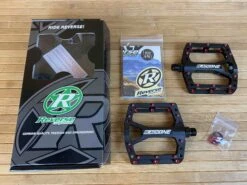 Reverse Components Black One Plattformpedale / Pedale Schwarz/rot