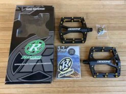 Reverse Components Black One Plattformpedale / Pedale Schwarz/gold