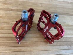 Reverse Components Escape Plattformpedale / Pedale Rot -Reverse Verkäufe IMG 6110 c9ab8853 e3ae 4507 94ec 07866c2a35db