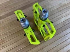 Reverse Components Escape Plattformpedale / Pedale Neongelb -Reverse Verkäufe IMG 6127