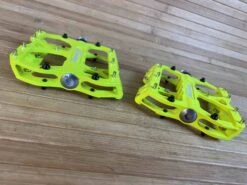 Reverse Components Escape Plattformpedale / Pedale Neongelb -Reverse Verkäufe IMG 6128