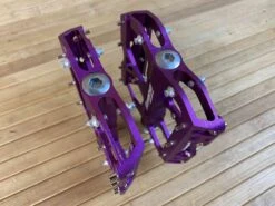 Reverse Components Escape Plattformpedale / Pedale Lila 8 Reverse Components Escape Plattformpedale / Pedale Lila -Reverse Verkäufe IMG 6131