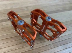 Reverse Components E-Escape Plattformpedale / Pedale Orange 11 Reverse Components E-Escape Plattformpedale / Pedale Orange -Reverse Verkäufe IMG 6144