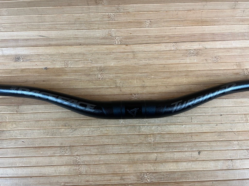 Race Face Turbine R Lenker Black 800mm / 35mm / 35mm Rise 4 Race Face Turbine R Lenker Black 800mm / 35mm / 35mm Rise – Bild 2