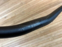 Race Face Turbine R Lenker Black 800mm / 35mm / 35mm Rise 14 Race Face Turbine R Lenker Black 800mm / 35mm / 35mm Rise -Reverse Verkäufe IMG 6193 eebac4a1 eff9 4d03 b601 8837cd175d54