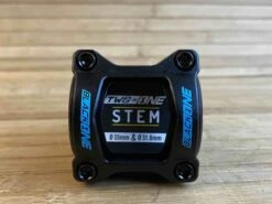 Reverse Black-One D-2 35mm Ø31,8 & Ø35mm Vorbau 18 Reverse Black-One D-2 35mm Ø31,8 & Ø35mm Vorbau -Reverse Verkäufe IMG 6385