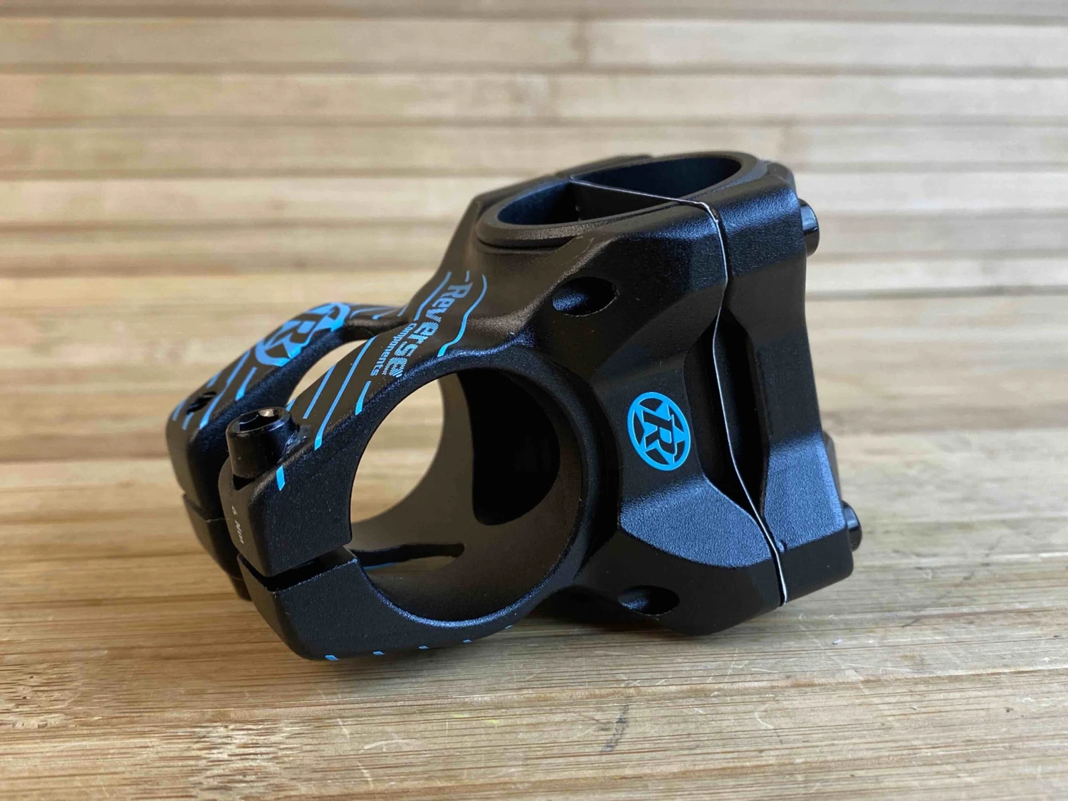 Reverse Black-One D-2 35mm Ø31,8 & Ø35mm Vorbau 5 Reverse Black-One D-2 35mm Ø31,8 & Ø35mm Vorbau – Bild 3