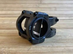 Reverse Black-One D-2 35mm Ø31,8 & Ø35mm Vorbau 14 Reverse Black-One D-2 35mm Ø31,8 & Ø35mm Vorbau -Reverse Verkäufe IMG 6402