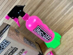 Muc-Off Muc Off Bottle For Life Bundle (incl. 4 X Punk Powder) Reiniger 11 Muc-Off Muc Off Bottle For Life Bundle (incl. 4 X Punk Powder) Reiniger -Reverse Verkäufe IMG 6433 07660faa eb05 486a 8a4c 3b7b43a06aa5