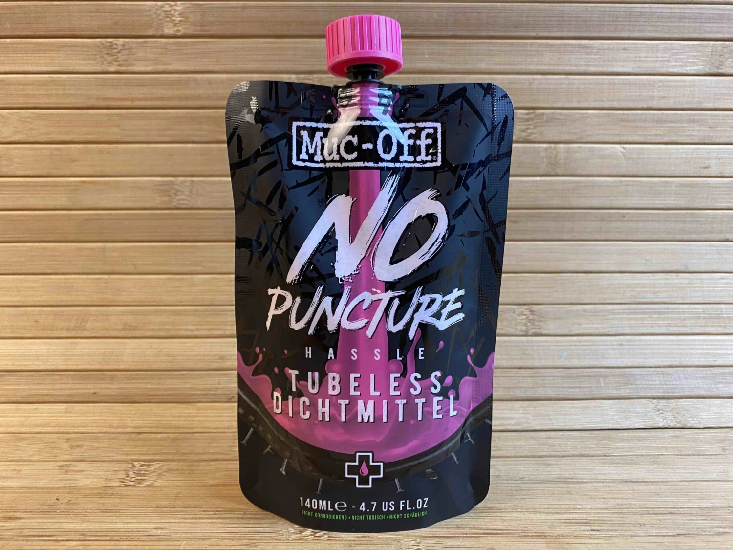 Muc-Off Muc Off No Puncture Hassle 140ml Pouch Only Dichtmilch Tubeless 3 Muc-Off Muc Off No Puncture Hassle 140ml Pouch Only Dichtmilch Tubeless