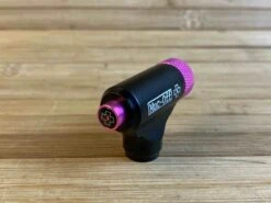 Muc-Off Muc Off MTB Inflator Kit Notfallpumpe Road -Reverse Verkäufe IMG 6801