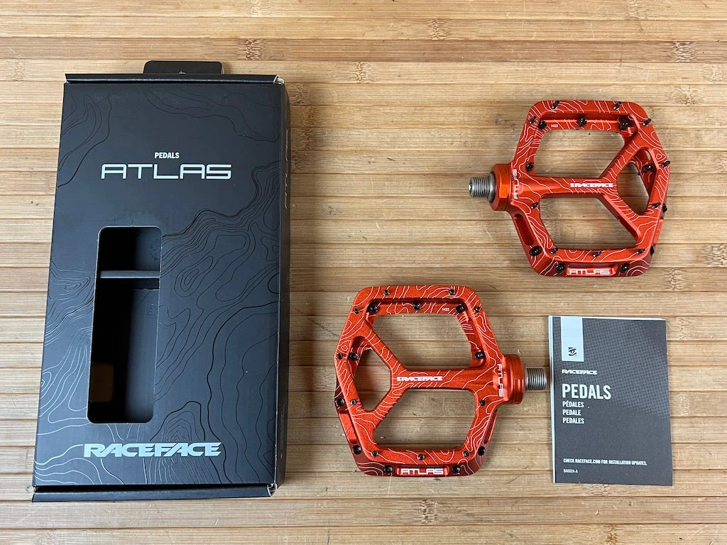 Race Face Atlas 2022 Orange Plattformpedale / Pedale 3 Race Face Atlas 2022 Orange Plattformpedale / Pedale