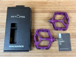Race Face Atlas 2022 Purple Plattformpedale / Pedale