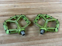 Race Face Atlas 2022 Green Plattformpedale / Pedale -Reverse Verkäufe IMG 6856 2dcfa802 809b 4ecc 9b7b 8d0c27c01fda