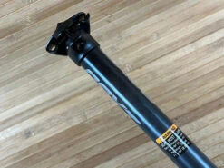 Race Face Next Sattelstütze 27,2mm / 400mm Black Carbon 18 Race Face Next Sattelstütze 27,2mm / 400mm Black Carbon -Reverse Verkäufe IMG 6898 aef5de31 8205 40e8 8270 24f82c749440